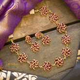 Flower shaped Kemp Neckpiece - Red-G637